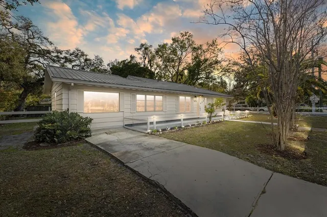 $689,000 | 1010 Indian Beach Drive, Sarasota, FL 34234
