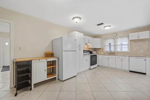 $689,000 | 1010 Indian Beach Drive, Sarasota, FL 34234