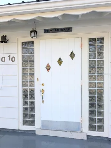 $689,000 | 1010 Indian Beach Drive, Sarasota, FL 34234