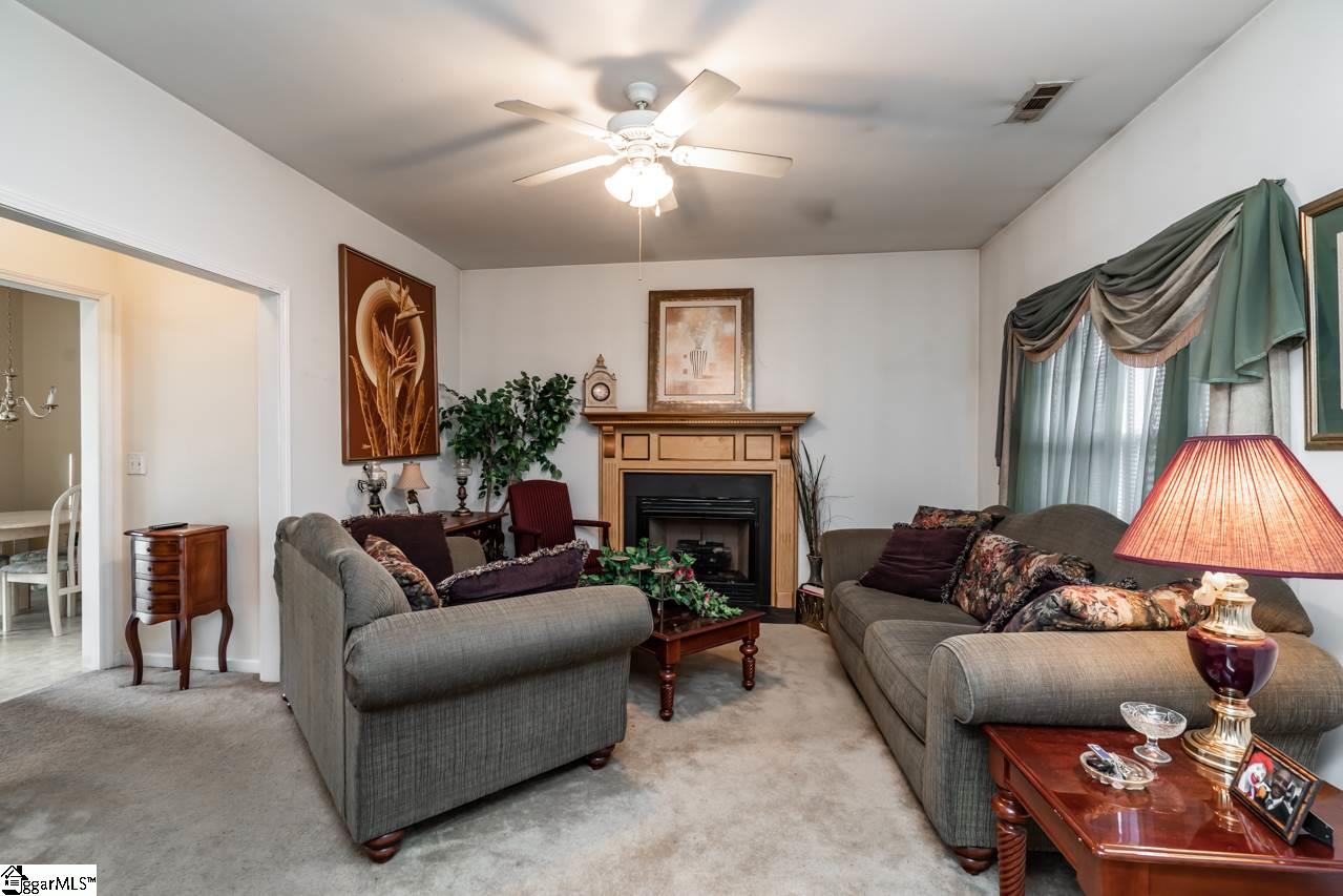 20 Robin Hood Road Greenville, SC 29607 - Photo 3 of 14
