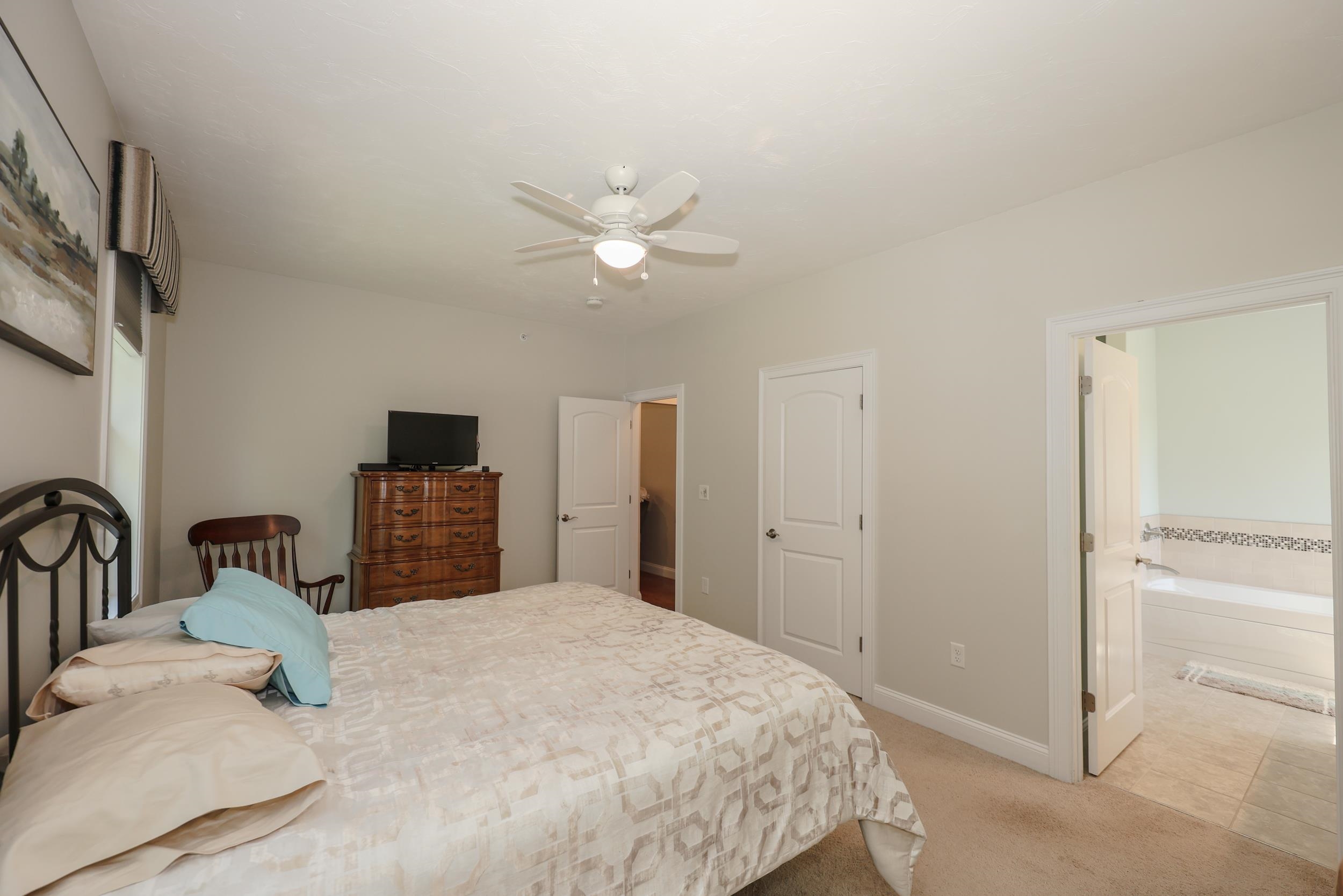 145 Clement Road Pelham, NH 03076 - Photo 17 of 46