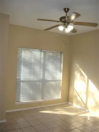 a view of empty room with window