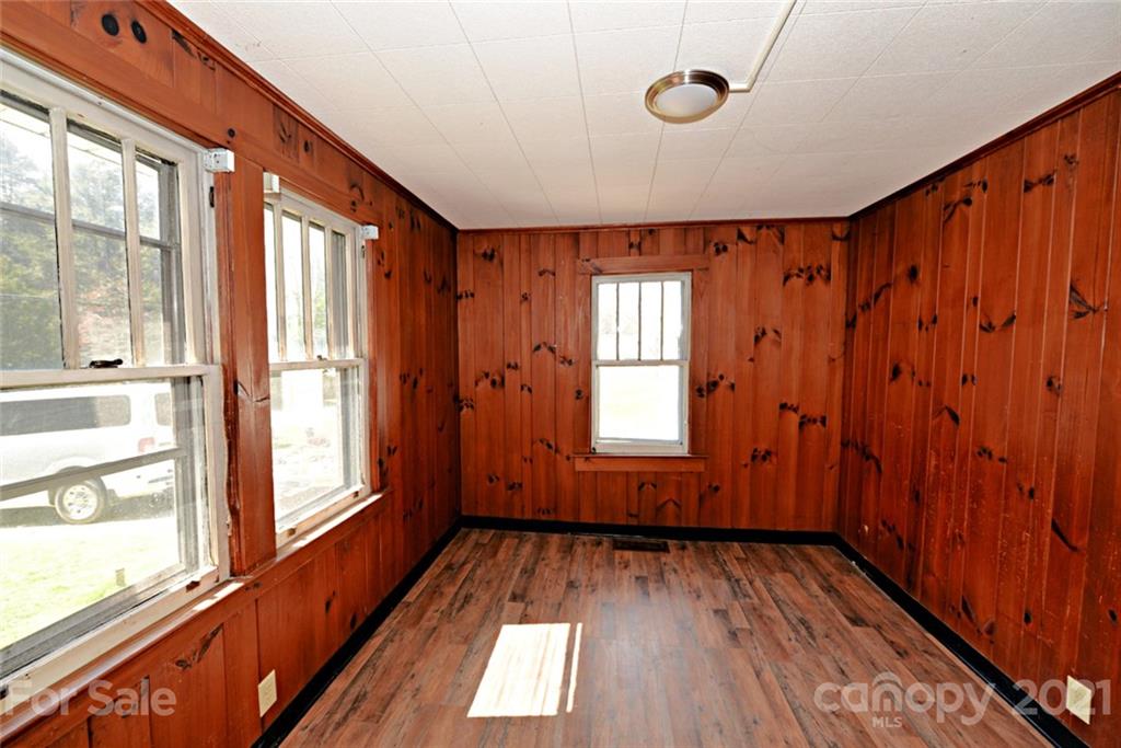 1 Sycamore Street Asheville, NC 28804 - Photo 24 of 46 a view of hallway with window