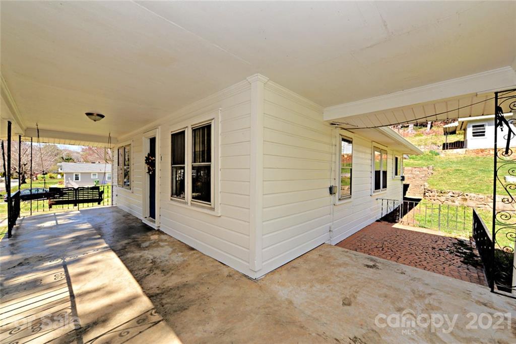 1 Sycamore Street Asheville, NC 28804 - Photo 4 of 46 a view of a porch
