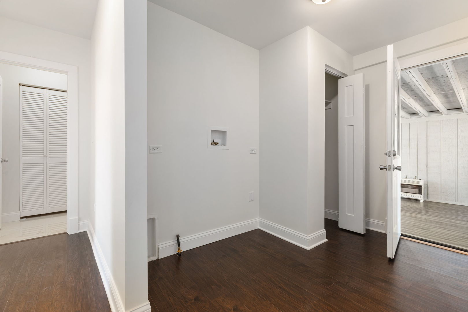 718 Sycamore Street Ottawa, IL 61350 - Photo 19 of 27 a view of empty room with wooden floor