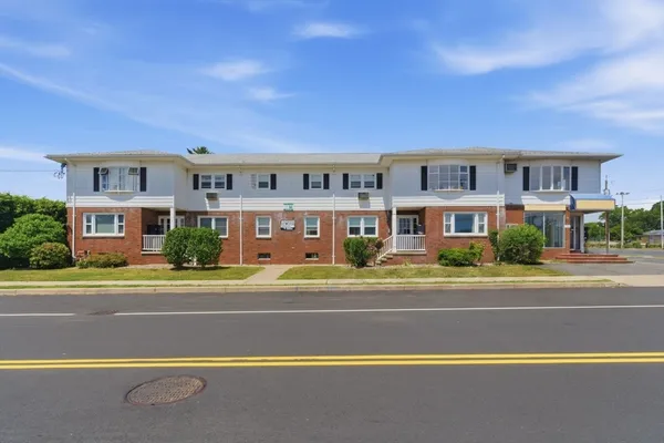 $1,495 | 285 State Street, Unit 1, Ludlow, MA 01056