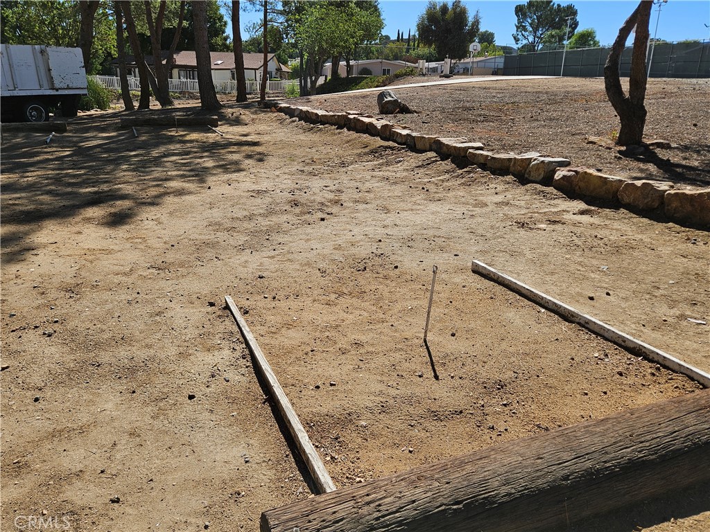 33340 Windmill Road Wildomar, CA 92595 - Photo 32 of 39 Community horseshoe toss