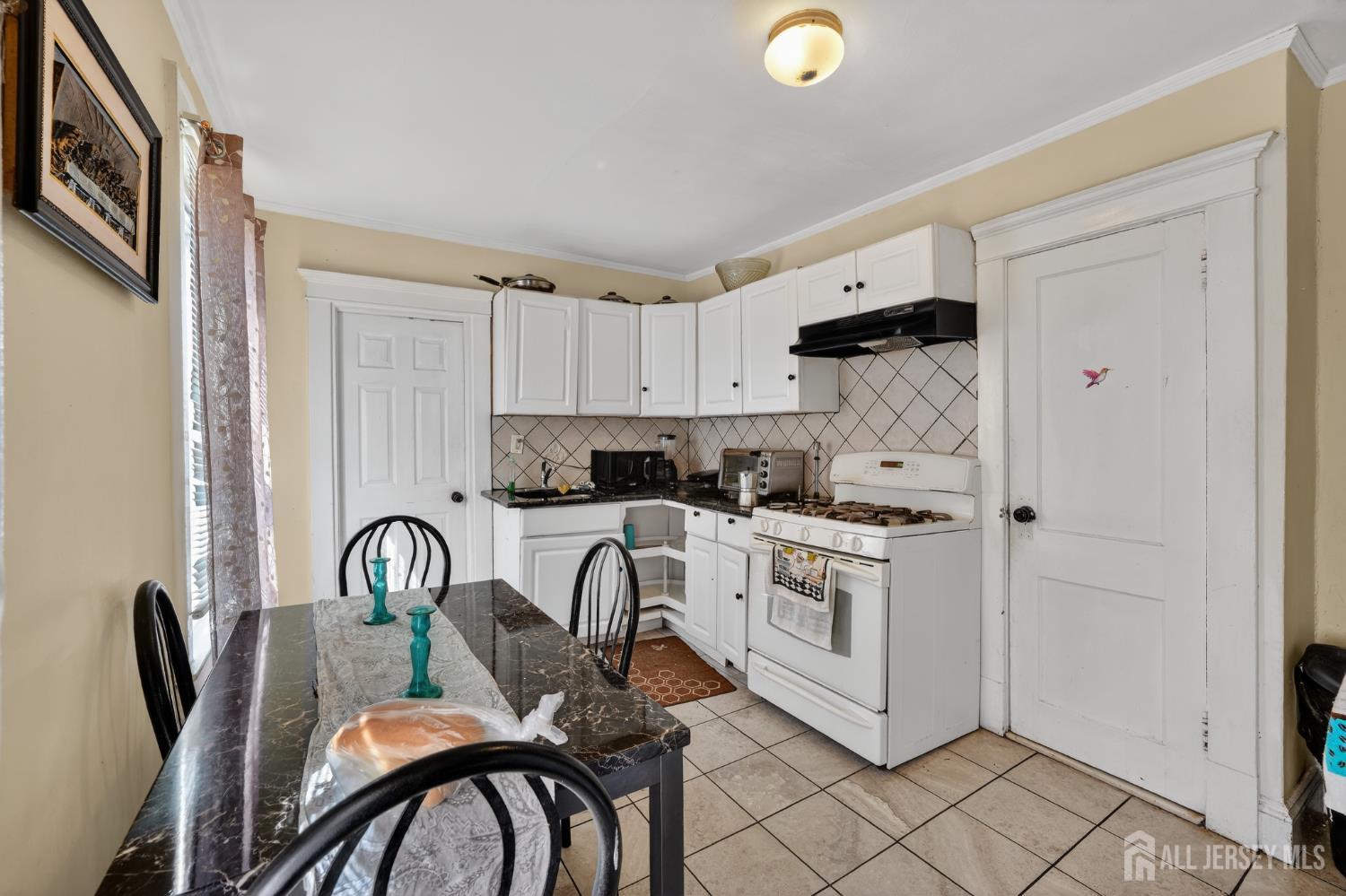 361 Prospect Street Perth Amboy, NJ 08861 - Photo 6 of 50