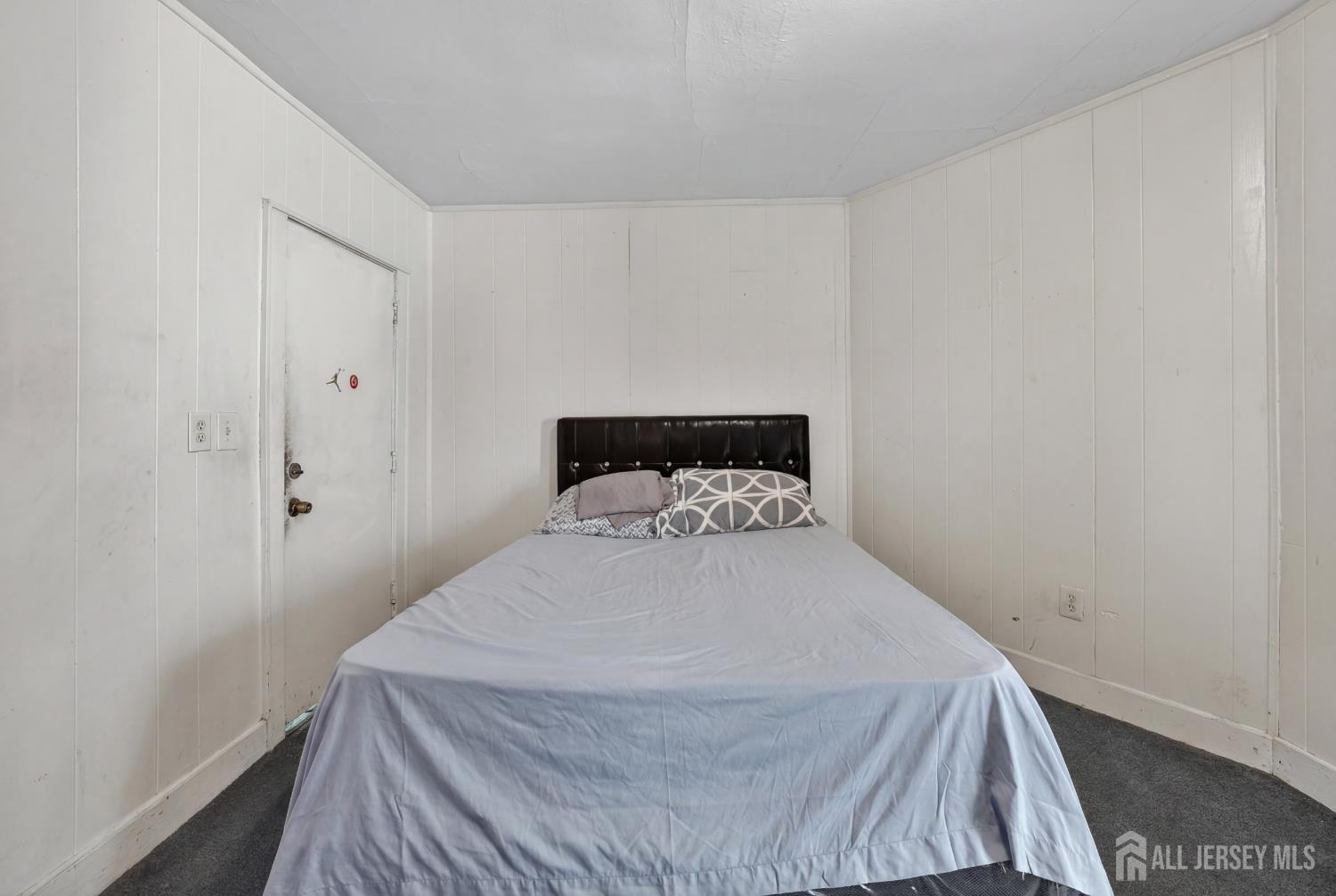 361 Prospect Street Perth Amboy, NJ 08861 - Photo 8 of 50