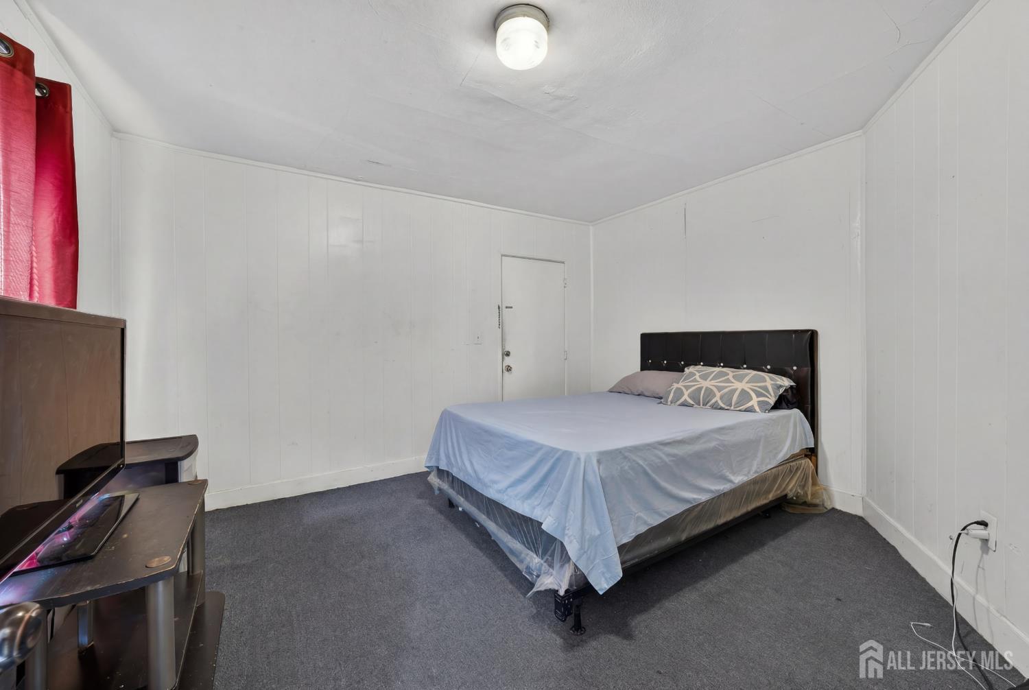 361 Prospect Street Perth Amboy, NJ 08861 - Photo 9 of 50