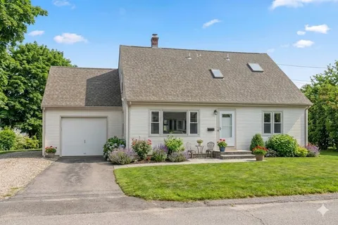 $1,400,000 | 11 O Donnell Road, Middletown, RI 02842