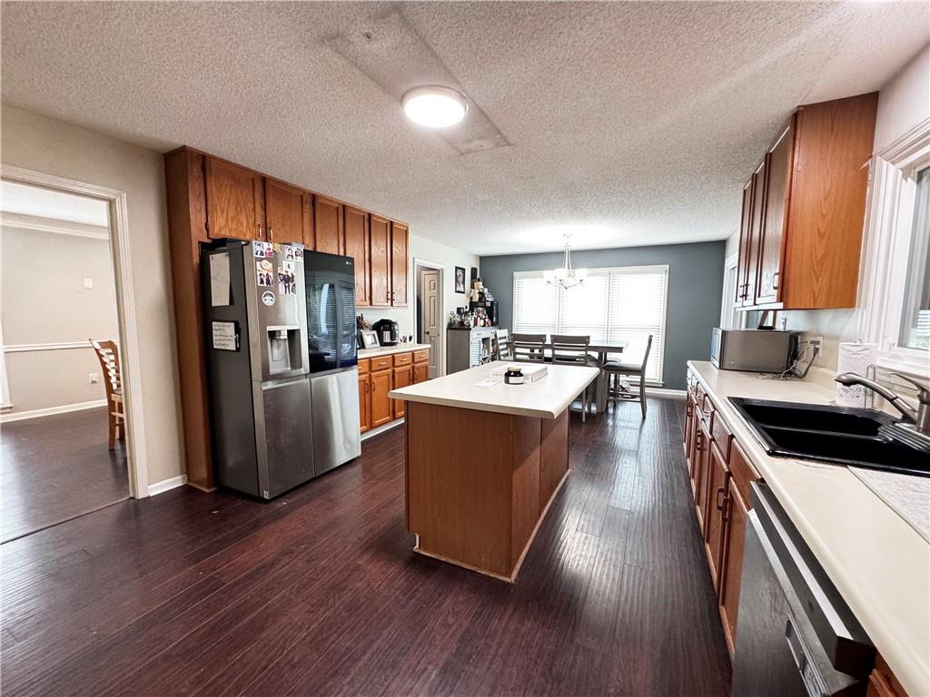 1890 Dovonshire Road Marietta, GA 30064 - Photo 10 of 26 Gallery Image 10