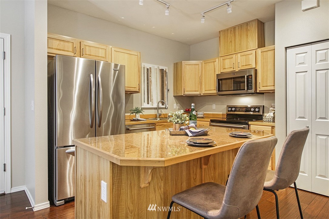 14335 Simonds Road Northeast, Unit C102 Kirkland, WA 98034 - Photo 15 of 36 Gallery Image 15