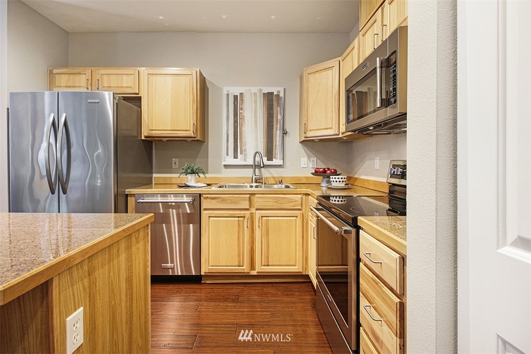 14335 Simonds Road Northeast, Unit C102 Kirkland, WA 98034 - Photo 17 of 36 Gallery Image 17