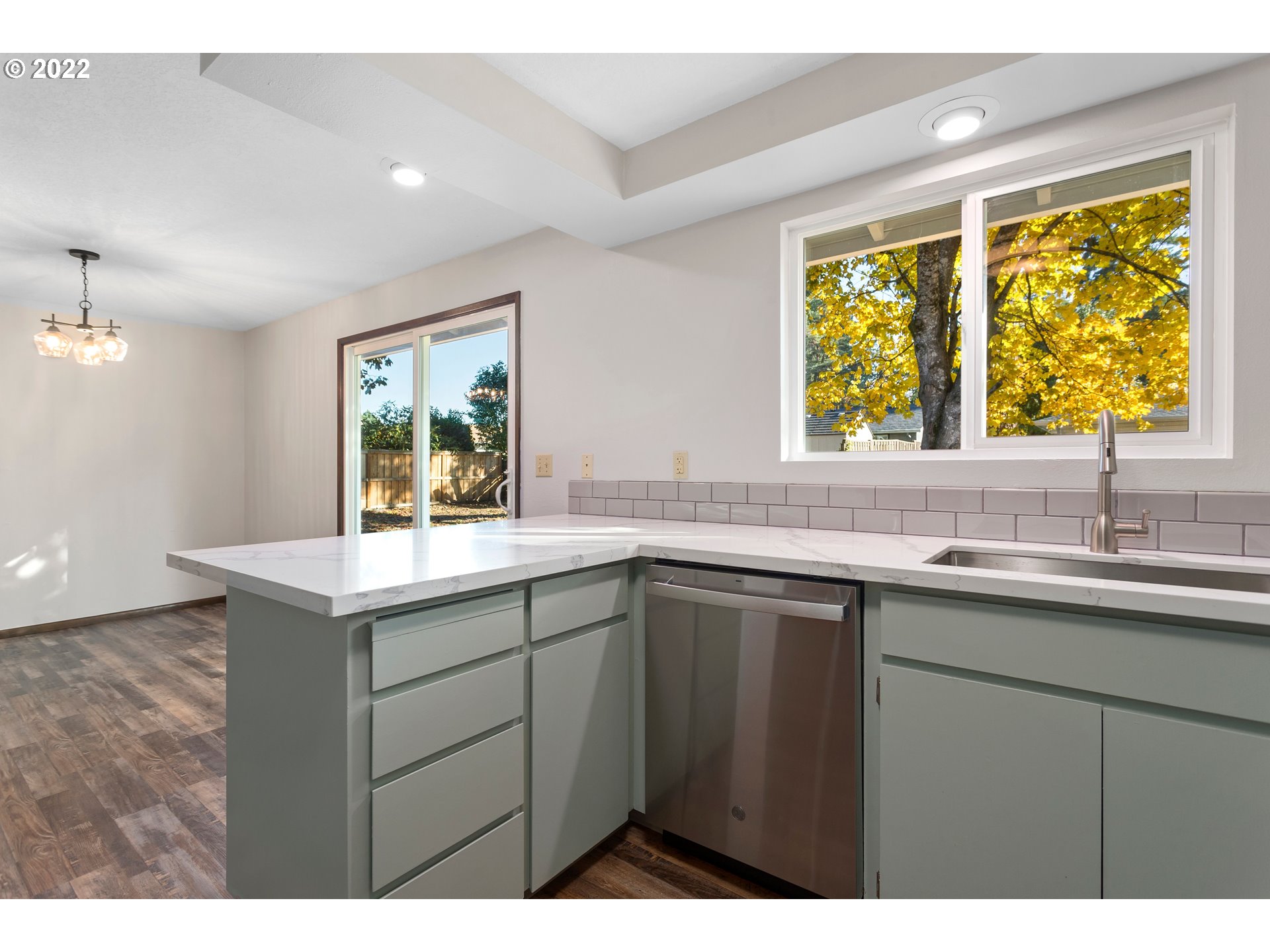 20110 Southwest Rosa Road Aloha, OR 97078 - Photo 5 of 20 Gallery Image 5