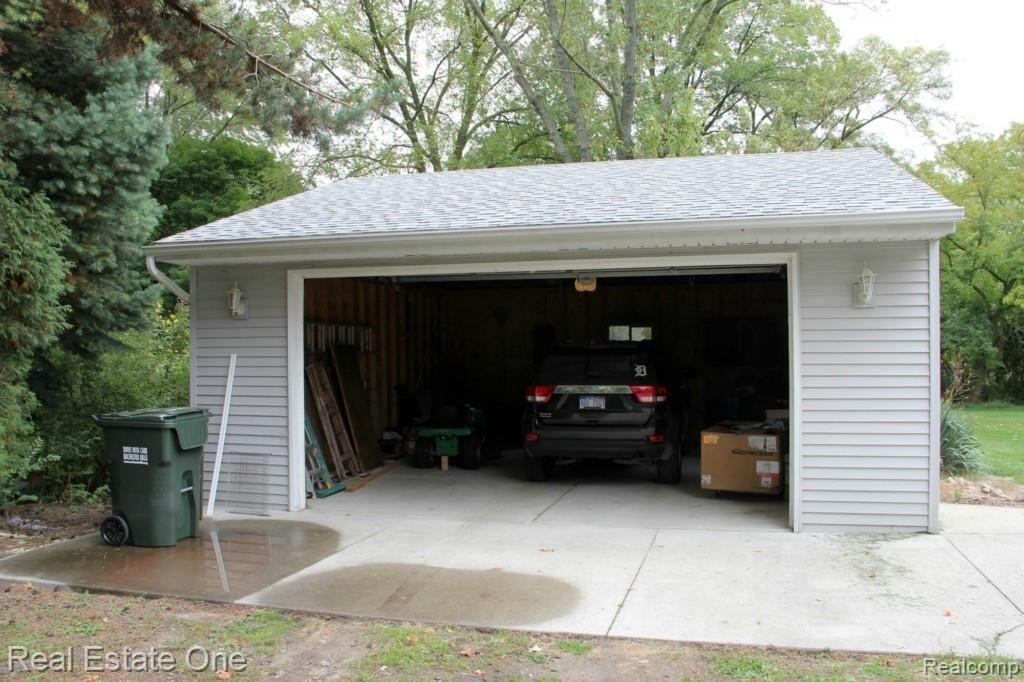 893 Willard Avenue Rochester, MI 48307 - Photo 10 of 44 LizInDetroit_893Willard-10.jpg