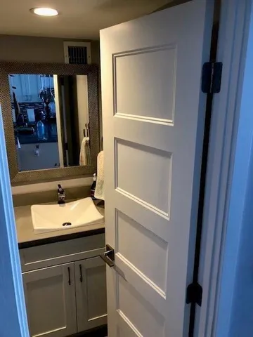 $2,500 | 1609 North Riverside Drive, Unit 902, Pompano Beach, FL 33062