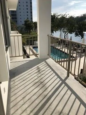 $2,500 | 1609 North Riverside Drive, Unit 902, Pompano Beach, FL 33062
