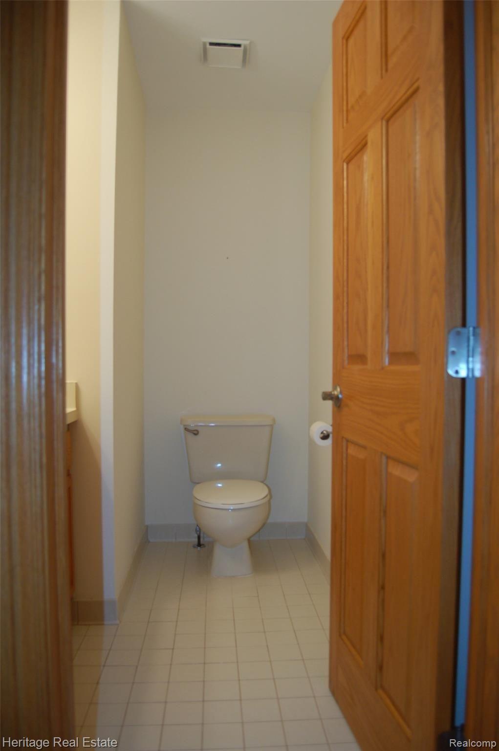2188 Rochelle Park Drive Rochester, MI 48309 - Photo 14 of 31 DSC_0103.jpg