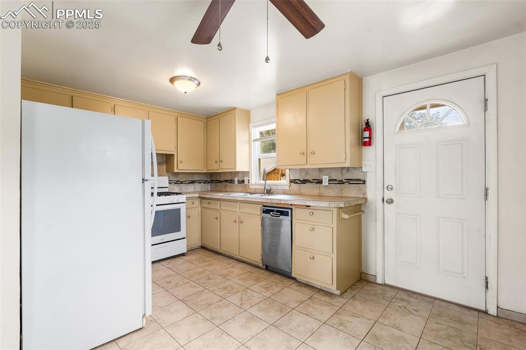 317 West Harrison Street Colorado Springs, CO 80907 - Photo 3 of 22