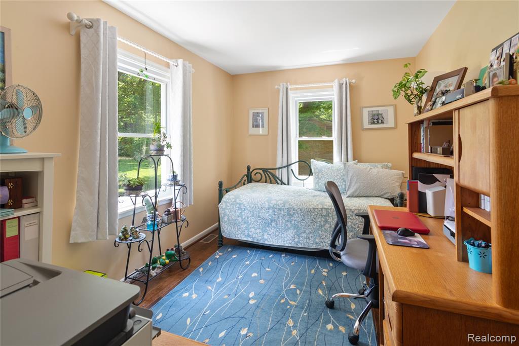 20551 Elwell Road Belleville, MI 48111 - Photo 17 of 35 Gallery Image 17