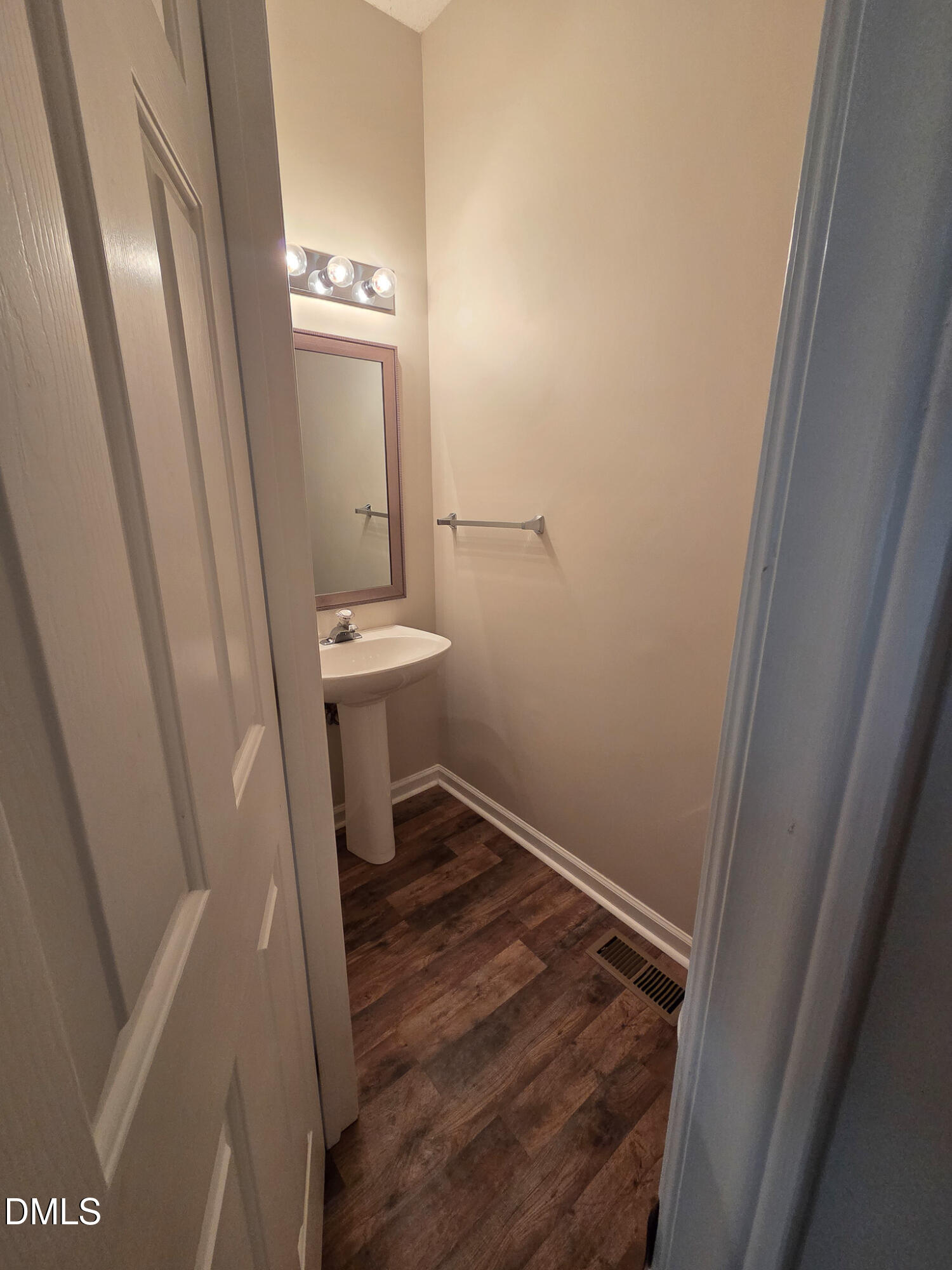 2624 Constitution Drive Raleigh, NC 27615 - Photo 10 of 29 20251222_095816