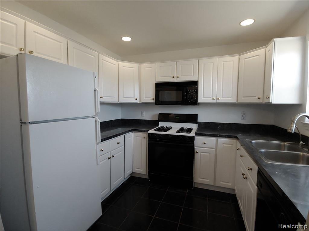16488 Bird Road Linden, MI 48451 - Photo 3 of 8 3_Bird 16488.jpg