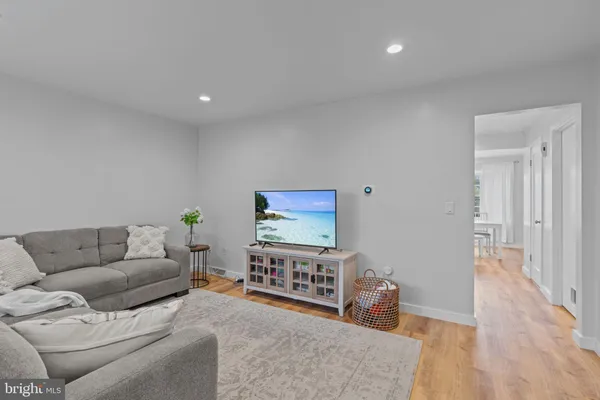 $2,350 | 1232 Peggy Drive, Hummelstown, PA 17036