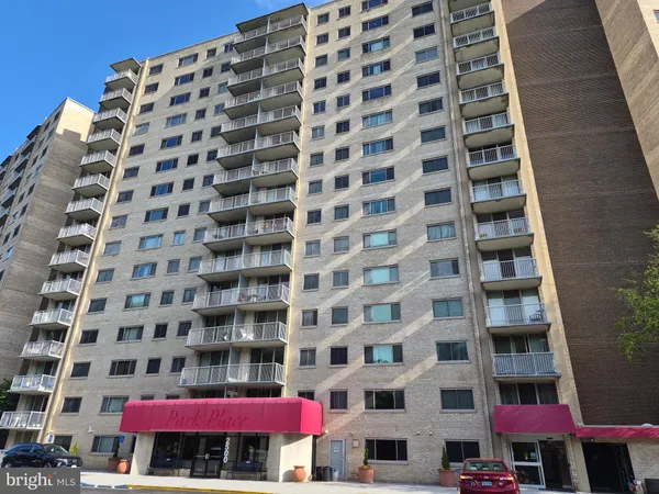 $3,300 | 2500 North Van Dorn Street, Unit 1001, Alexandria, VA 22302