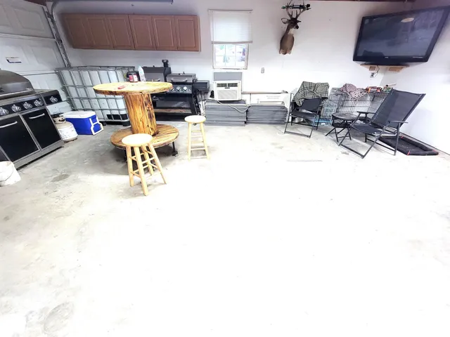 $124,900 | 221 Hickory Street, Flora, IL 62839