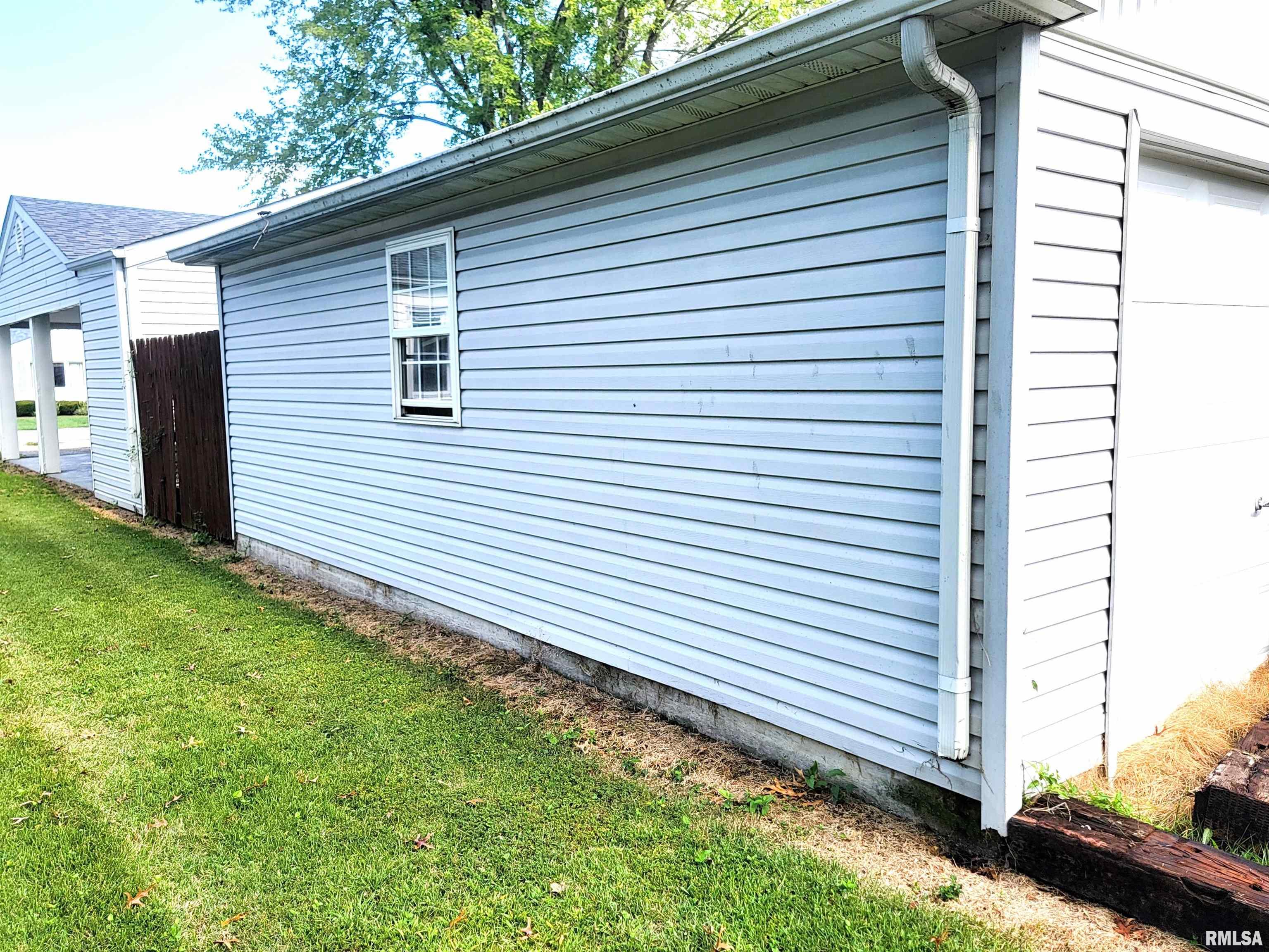 221 Hickory Street Flora, IL 62839 - Photo 27 of 75