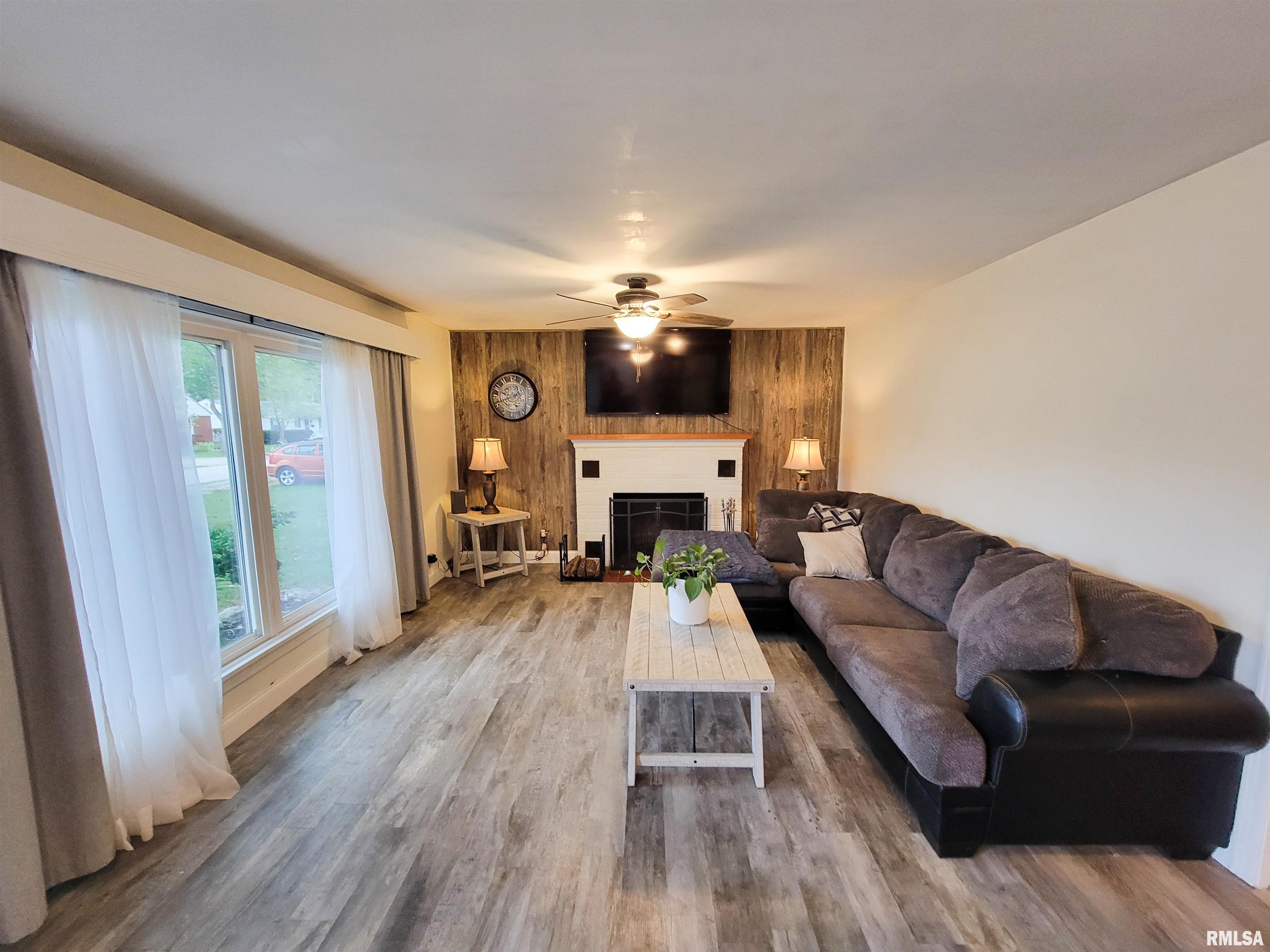 221 Hickory Street Flora, IL 62839 - Photo 31 of 75