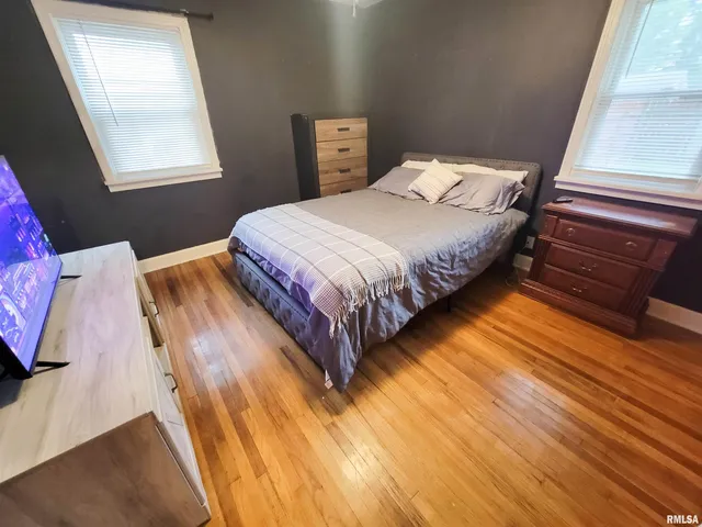 $124,900 | 221 Hickory Street, Flora, IL 62839