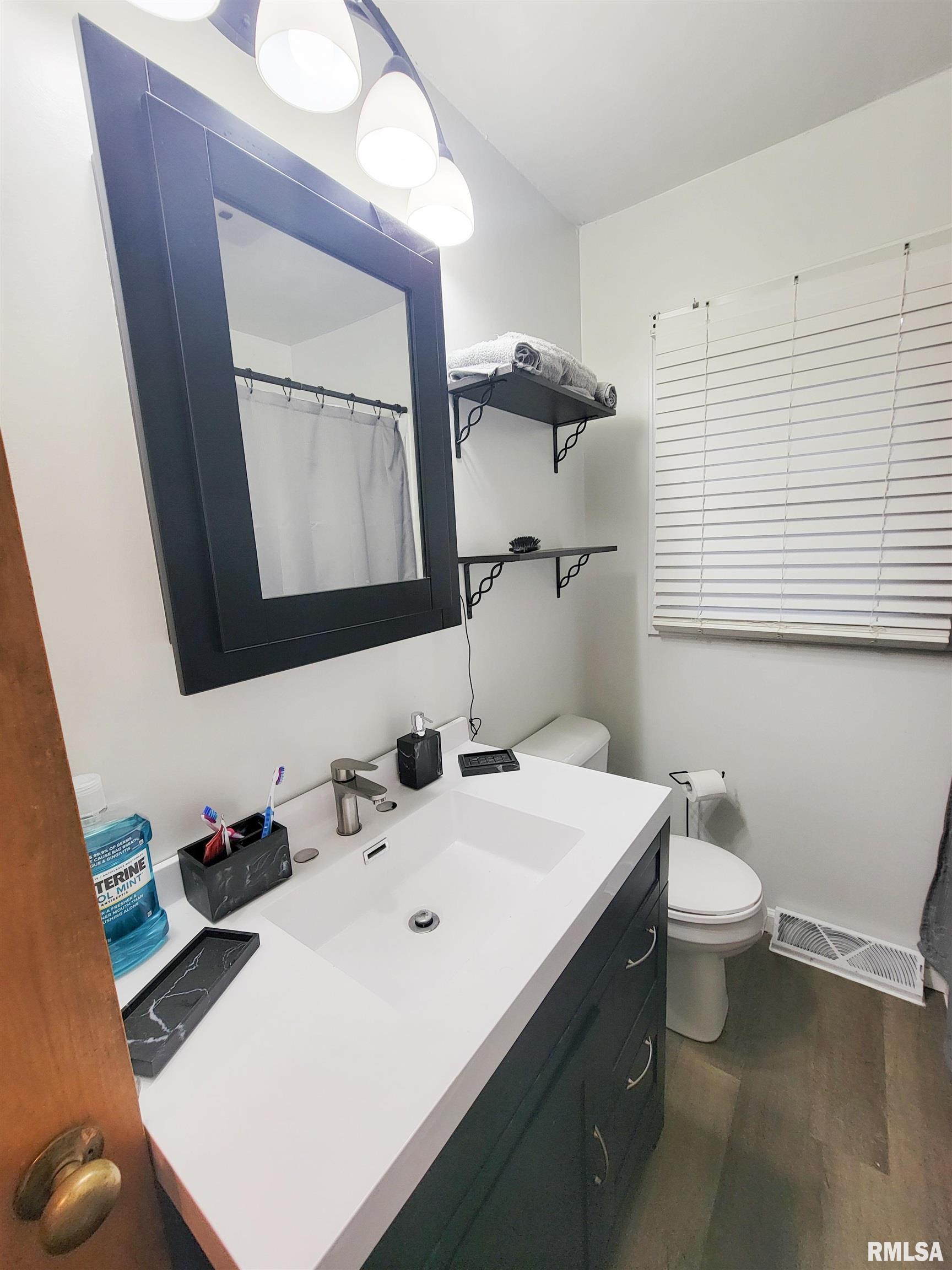 221 Hickory Street Flora, IL 62839 - Photo 57 of 75