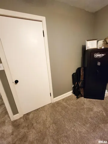 $124,900 | 221 Hickory Street, Flora, IL 62839