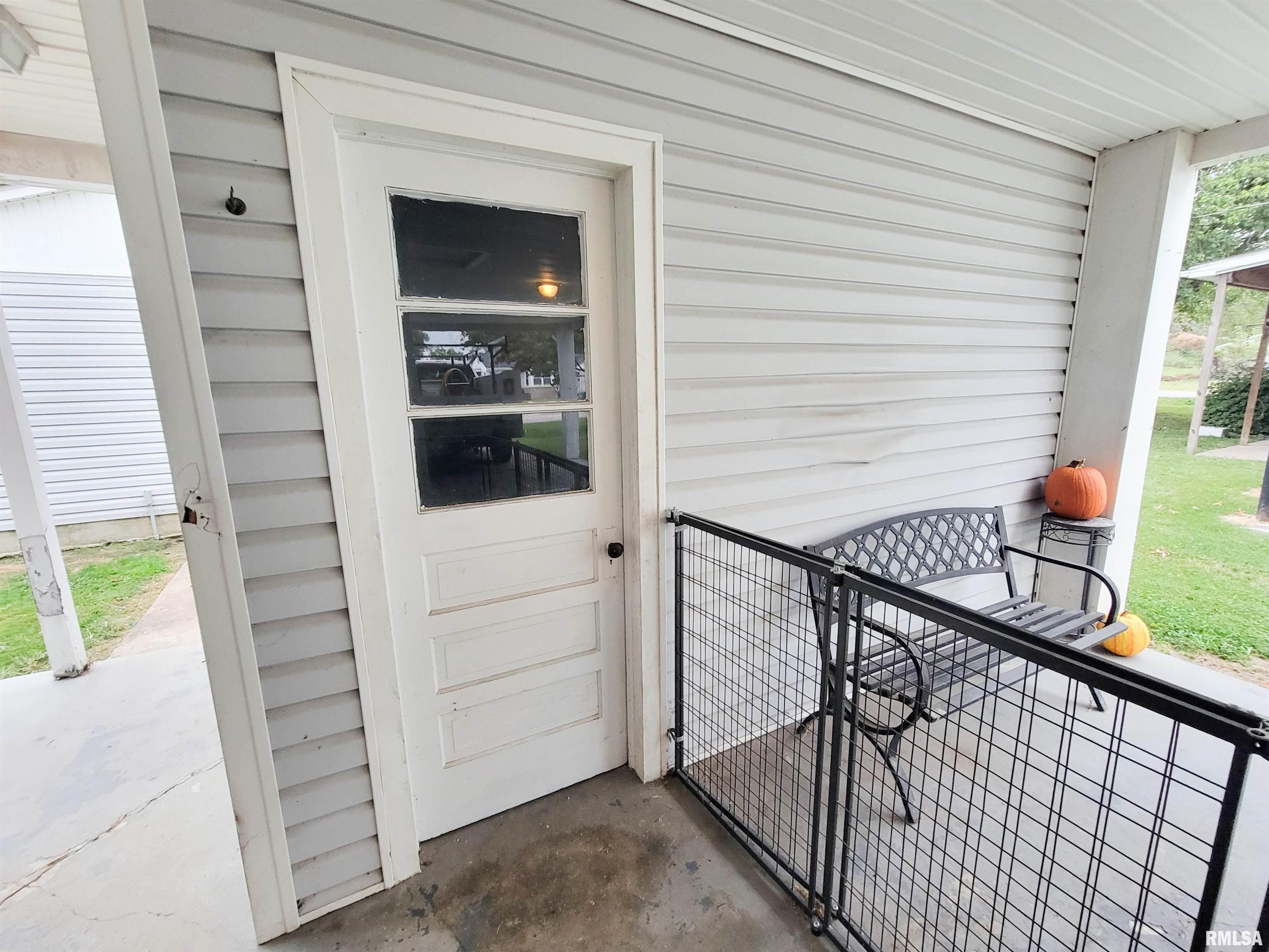 221 Hickory Street Flora, IL 62839 - Photo 10 of 75