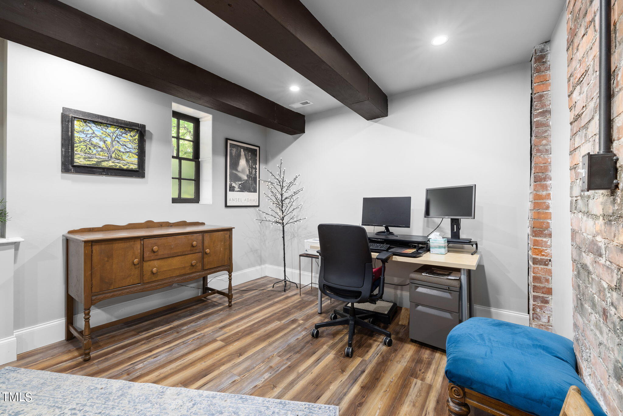 601 East Lane Street Raleigh, NC 27601 - Photo 25 of 34 a workspace with furniture