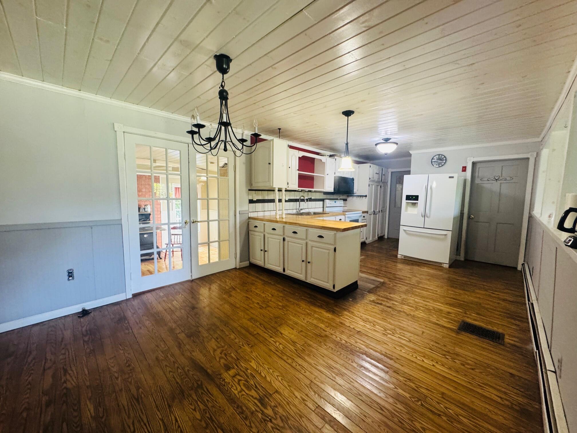 184 Station Road Sherman, ME 04776 - Photo 7 of 32 IMG_2162