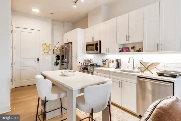 $2,400 | 6803 Cameron Drive Northwest, Unit 516, Washington, DC 20012