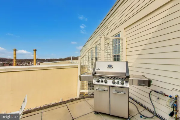 $2,400 | 6803 Cameron Drive Northwest, Unit 516, Washington, DC 20012