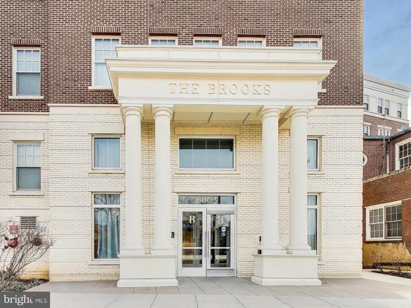 $2,400 | 6803 Cameron Drive Northwest, Unit 516, Washington, DC 20012