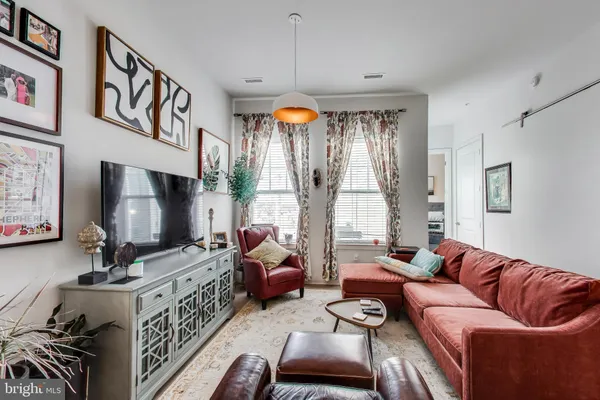 $2,400 | 6803 Cameron Drive Northwest, Unit 516, Washington, DC 20012