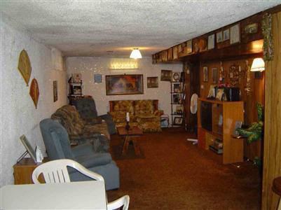 1926 East Carpenter Road Flint, MI 48505 - Photo 11 of 15 20139293-10.JPG