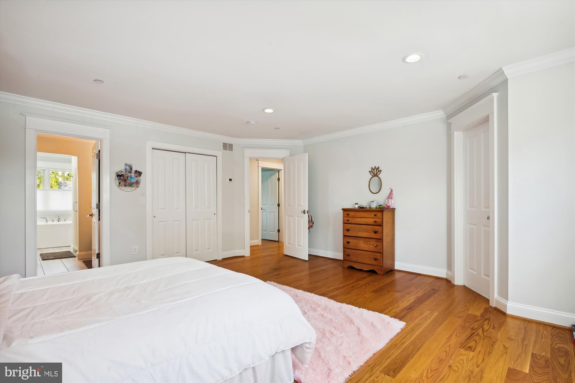 628 Bay Ridge Avenue Annapolis, MD 21403 - Photo 24 of 48 Primary Bedroom 2 with recessed Lights and molding