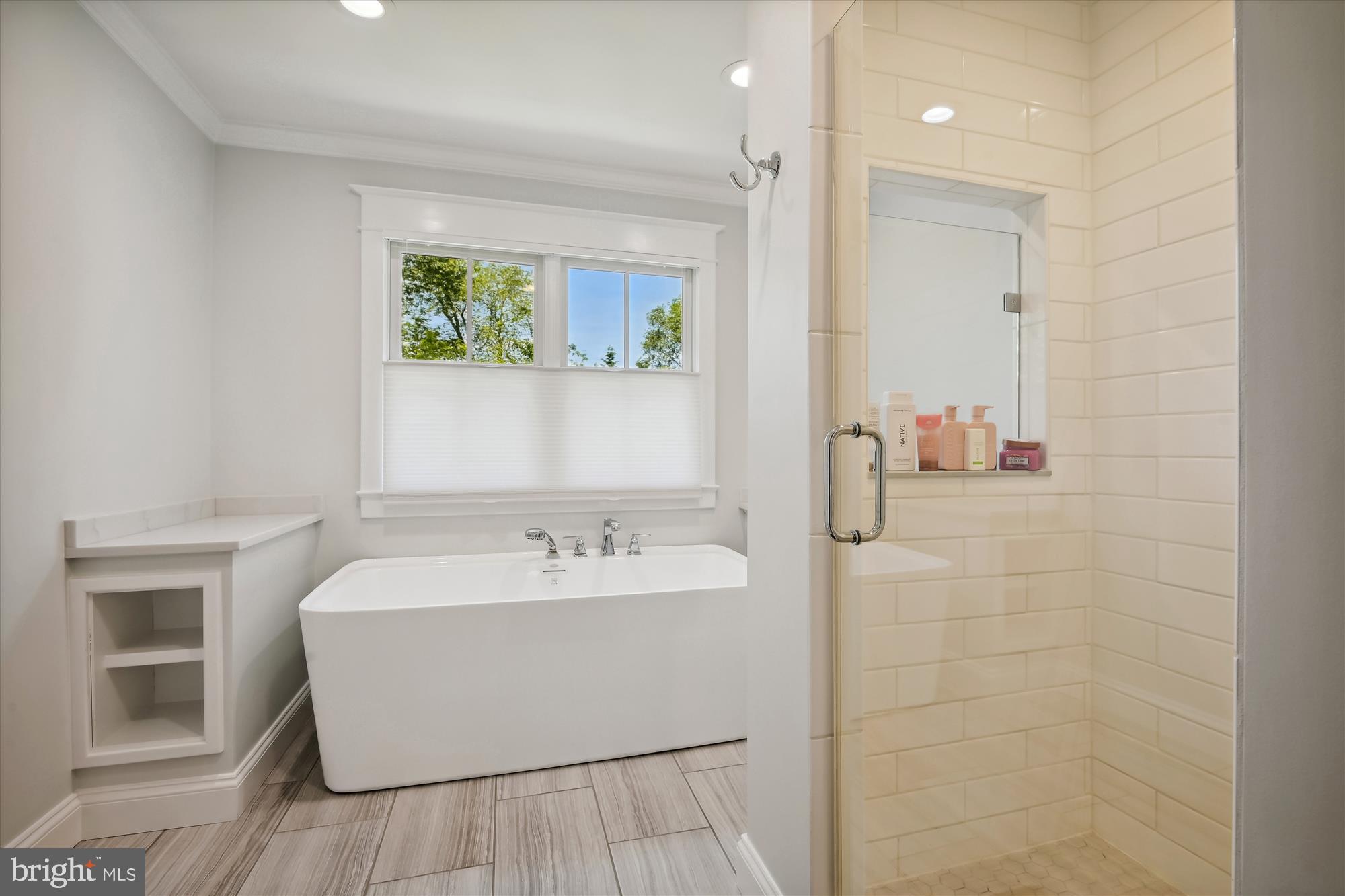 628 Bay Ridge Avenue Annapolis, MD 21403 - Photo 26 of 48 Ensuite Primary Bath 2 has a oversized Soaking Tub