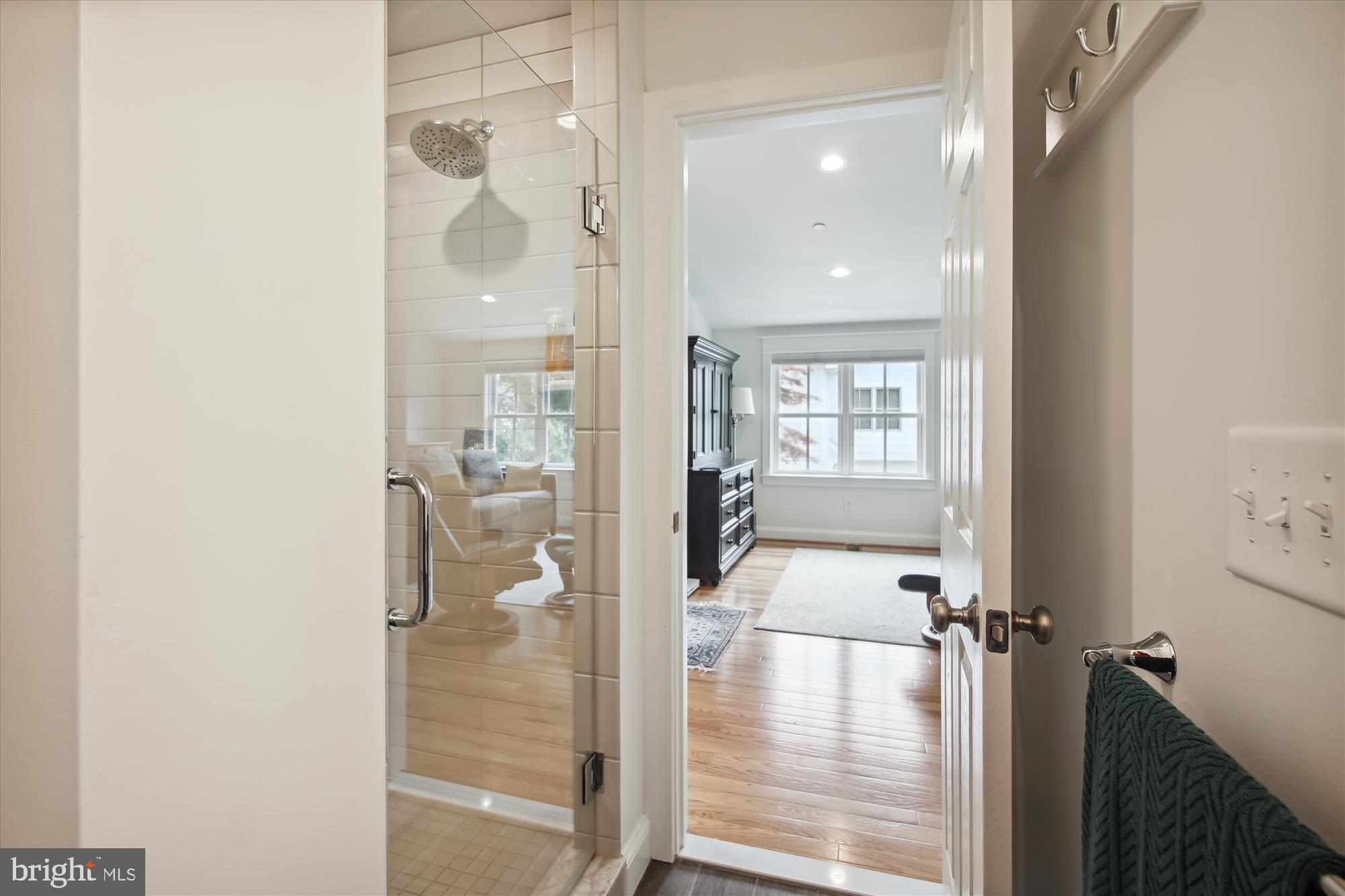 628 Bay Ridge Avenue Annapolis, MD 21403 - Photo 43 of 48 Tiled Shower