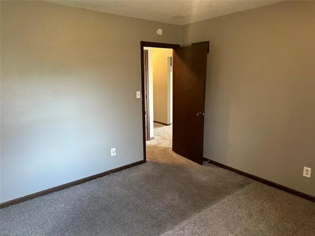 $242,500 | 1420-1422 South Haden Court, Independence, MO 64050