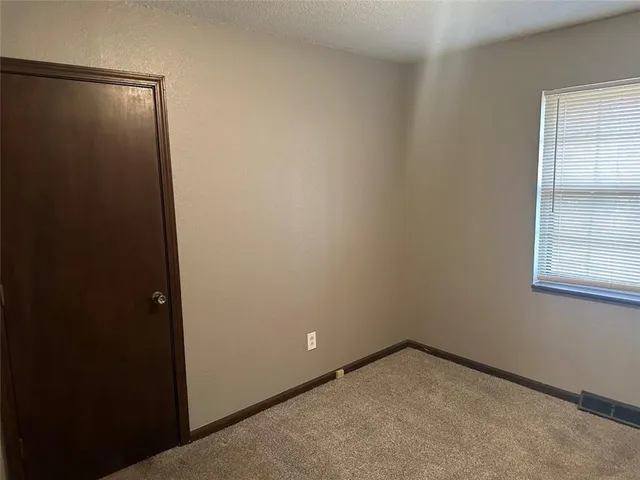 $242,500 | 1420-1422 South Haden Court, Independence, MO 64050