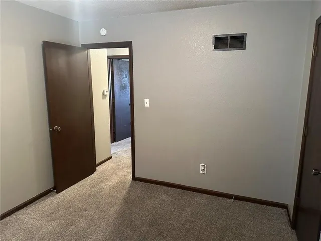 $242,500 | 1420-1422 South Haden Court, Independence, MO 64050