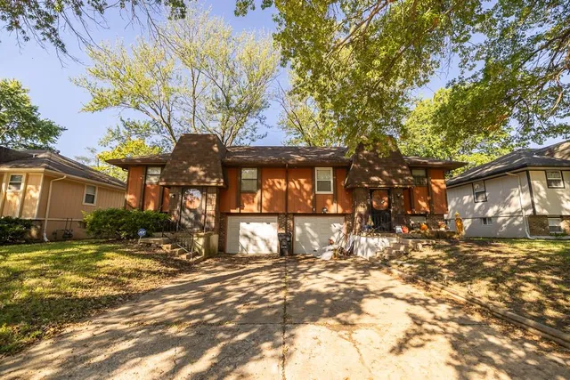 $242,500 | 1420-1422 South Haden Court, Independence, MO 64050